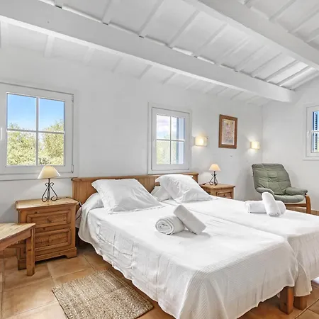 Biniatzau فيلة الايور