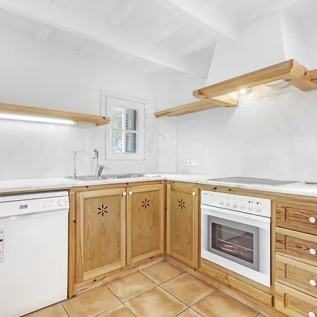 Biniatzau فيلة *